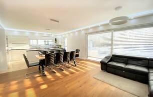 Wohnen Einfamilienhaus // MODERNES EINFAMILIENHAUS // POOL & GARTEN // GARAGE // 30 Min. in die Innenstadt // 2232 Deutsch-Wagram