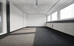 Gewerbe Büro/Praxis 88m² Büro | 3 Zimmer, Empfang & Teeküche | Parkplätze | IZ-Süd 2351 Wiener Neudorf