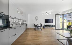 Anlage Wohnung Koffer packen und einziehen! Moderne Dreizimmerwohnung mit Balkon, Dachpool & Fitnessbereich und Sauna 1210 Wien