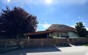 Wohnen Einfamilienhaus MOLLRAM - Einfamilienhaus mit ca. 1.268 m² Eigengrund | Baujahr 2009 | Sauna & Whirlpool | Luftwärmepumpe, PV-Anlage, Klimaanlage uvm. 2620 Mollram