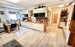 Anlage Wohnung Zwei Wohnungen – Ein Zuhause mit vielen Möglichkeiten ++ 2 Loggien ++ Auto Stellplatz inklusive ++ Kamin ++ sofort bezugsfertig und absolute Ruhelage 1210 Wien Anlage Wohnung Zwei Wohnungen – Ein Zuhause mit vielen Möglichkeiten ++ 2 Loggien ++ Auto Stellplatz inklusive ++ Kamin ++ sofort bezugsfertig und absolute Ruhelage 1210 Wien