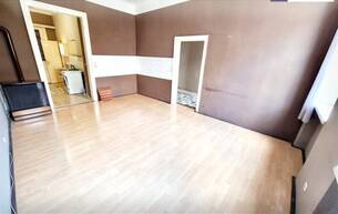 Anlage Wohnung Ein kleiner Altbau mit großem Zukunftsplan! Sanierungsbedürftige Altbauwohnung mit toller Raumaufteilung + Traumhaft schönes Haus + Perfekte Infrastruktur und Anbindung! Jetzt zugreifen! 1200 Wien