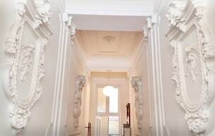 Anlage Wohnung Smartes Wohnen über den Dächern! Raffiniert eingerichtet + Durchdacht bis ins Detail + Hofseitiger Balkon + Perfekte Infrastruktur und Anbindung! Jetzt zugreifen! 1070 Wien