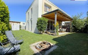 Wohnen Reihen/Doppelhaus Schnell zugreifen! Moderne Doppelhaushälfte mit Terrasse, Garten & vielen Extras in familienfreundlicher Lage in Mitterndorf an der Fischa – nur wenige Kilometer von Wien entfernt! 2441 Mitterndorf an der Fischa