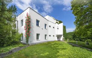 Gewerbe Büro/Praxis BÜROHAUS in bester Stadtlage! 3 Etagen | 13 Zimmer | 3 Garagen | Unterkellert | Dachterrasse mit Rundumblick 2700 Wiener Neustadt