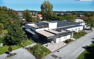 Gewerbe Lager SENSATION! GEWERBE-JUWEL! Ihr Erfolgsstandort mit Strahlkraft – Ein vielseitiges Geschäftsobjekt in Gleisdorf mit genügend PKW-Abstellplätze PLUS Lagerhalle!!! 3D-RUNDGANG LINK! 8200 Gleisdorf