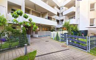 Anlage Wohnung Neuer Preis - Die Gelegenheit! Entzückende Altbauwohnung mit hofseitiger Terrasse bzw. Garten + Saniertes Altbauhaus mit großem Innenhof + Beste Infrastrukur und Anbindung! Jetzt zugreifen! 1150 Wien