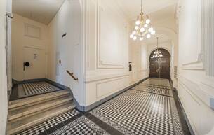 Gewerbe Büro/Praxis Charme trifft Weitblick: Ihr neues Büro-Loft im Herzen Wiens zu mieten 1010 Wien