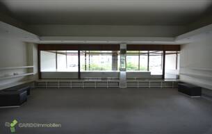 Gewerbe Lager Geschäftslokal mit Parkplätzen und Wohnung 2601 Sollenau