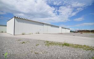 Gewerbe Renditenobjekt, Großes Grundstück mit ca. 8.000 m² – bestehend aus 40 Garagen, Ausbaupotenzial & attraktive Lage am Ortsrand 2601 Sollenau