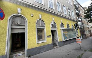 Gewerbe Einzelhandel Perfekte Lage, U-Bahn Ausstieg U3 vor dem Geschäftslokal. Top-Zustand, 135m² Geschäftsfläche in 1150 Wien 1150 Wien Gewerbe Einzelhandel Perfekte Lage, U-Bahn Ausstieg U3 vor dem Geschäftslokal. Top-Zustand, 135m² Geschäftsfläche in 1150 Wien 1150 Wien