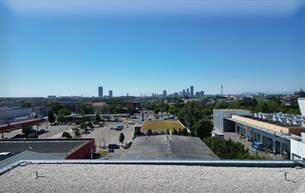 Gewerbe Büro/Praxis ERSTBEZUG - 854m² Büro / Labor mit 121m² Meeting- bzw. Veranstaltungsraum & 131m² Terrassen mit Wienblick | Ausbau nach Mieterwunsch | Parkplätze direkt am Gelände 1210 Wien