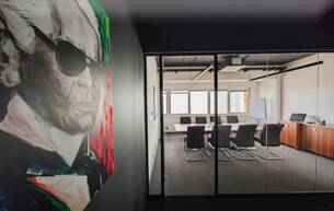 Gewerbe Büro/Praxis Möbliert & sofort bezugsbereit | 439m² Büro am innovativem Betriebsstandort | Produktions- und Lagerflächen optional verfügbar 2100 Korneuburg