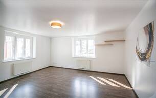 Gewerbe Büro/Praxis Helle 3,5-Zimmer-Praxis/Massagestudio nahe Hauptbahnhof – ideal für Psychotherapie/YOGA 1100 Wien