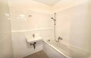 Wohnen Wohnung PERFEKT AUFGETEILTE 3-ZIMMER-WOHNUNG MIT NEUER SEPARATER EINBAUKÜCHE 1150 Wien