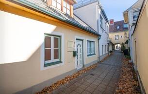 Wohnen Häuser Haus im Landhausstil – sanierungsbedürftige Rarität im Schlosser Gässchen, direkt in der Fußgängerzone 2500 Baden Wohnen Häuser Haus im Landhausstil – sanierungsbedürftige Rarität im Schlosser Gässchen, direkt in der Fußgängerzone 2500 Baden
