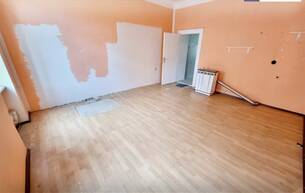 Anlage Wohnung Schön ist was anderes. Aber das wird schon! Ideale 1-Zimmer-Wohnung in 1030 Wien - Selbst Gestalten - Sanierungsbedürftige Altbauwohnung! U-Bahn ums Eck + Traumhaft renoviertes Altbauhaus + Optimalste Infrastruktur und Anbindung! 1030 Wien
