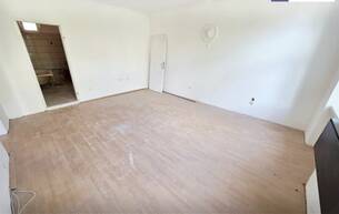 Anlage Wohnung Selbst gestalten! Altbauwohnung mit Renovierungsbedarf in der schönen Hasnerstraße! Perfekte Infrastruktur und Anbindung + Ruhige Fahrradstraße + Balkonanbau möglich! Jetzt zugreifen! 1160 Wien Anlage Wohnung Selbst gestalten! Altbauwohnung mit Renovierungsbedarf in der schönen Hasnerstraße! Perfekte Infrastruktur und Anbindung + Ruhige Fahrradstraße + Balkonanbau möglich! Jetzt zugreifen! 1160 Wien