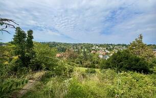 Wohnen Einfamilienhaus Grundstücke mit Bestandshaus in naturnaher Wohnlage und Fernblick! Neubaustudien vorhanden! 3400 Klosterneuburg