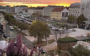 Wohnen Wohnung The essence of Vienna - Exklusives Altbaujuwel am Naschmarkt – 167 m² zeitlose Eleganz, Blick auf Wiens neuen Naschpark 1060 Wien