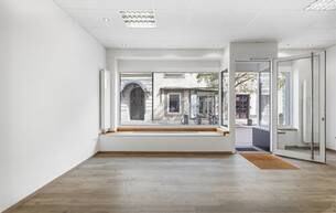 Gewerbe Einzelhandel Erstbezug im Zentrum! Flexible Geschäftsfläche auf ca. 60 m² | Sofort verfügbar | Parkplatzanmietung möglich 2700 Wiener Neustadt Gewerbe Einzelhandel Erstbezug im Zentrum! Flexible Geschäftsfläche auf ca. 60 m² | Sofort verfügbar | Parkplatzanmietung möglich 2700 Wiener Neustadt
