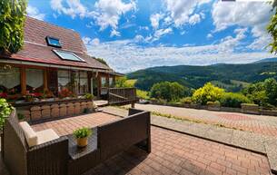 Anlage Häuser Landhaus mit Pferdehaltung in einzigartiger Panoramalage – Wohnen, wo Natur zuhause ist 8684 Spital am Semmering Anlage Häuser Landhaus mit Pferdehaltung in einzigartiger Panoramalage – Wohnen, wo Natur zuhause ist 8684 Spital am Semmering