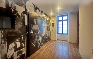 Gewerbe Wohnung Unsaniert & einzigartig – Altbaujuwel mit Potenzial 1050 Wien