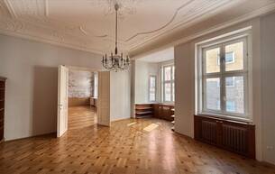 Wohnen Wohnung Repräsentative Altbauwohnung mit Stuckdecken, Parkett und großzügiger Raumfolge 1080 Wien Wohnen Wohnung Repräsentative Altbauwohnung mit Stuckdecken, Parkett und großzügiger Raumfolge 1080 Wien