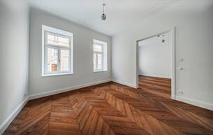 Wohnen Wohnung ERSTBEZUG mit HOFANTEIL in schön sanierter Jahrhundertwendeliegenschaft! 1090 Wien