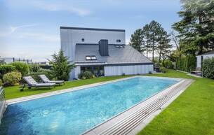 Wohnen Alles möglich! Vom exklusiven Wohntraum bis zum Highclass-Firmenstandort (oder beides in einem) | Designerhaus mit traumhaftem Garten | Edelstahlpool, Sauna, Weinkeller | Doppelgarage, zwei Eingänge 2700 Wiener Neustadt Wohnen Alles möglich! Vom exklusiven Wohntraum bis zum Highclass-Firmenstandort (oder beides in einem) | Designerhaus mit traumhaftem Garten | Edelstahlpool, Sauna, Weinkeller | Doppelgarage, zwei Eingänge 2700 Wiener Neustadt