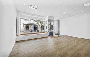 Gewerbe Einzelhandel Erstbezug im Zentrum! Flexible Geschäftsfläche auf ca. 60 m² | Sofort verfügbar | Parkplatzanmietung möglich 2700 Wiener Neustadt Gewerbe Einzelhandel Erstbezug im Zentrum! Flexible Geschäftsfläche auf ca. 60 m² | Sofort verfügbar | Parkplatzanmietung möglich 2700 Wiener Neustadt