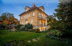 Wohnen Häuser Exklusive klassische Villa mit traumhaften Garten in Althietzing 1130 Wien