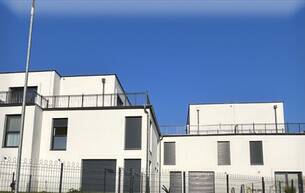 Wohnen Reihen/Doppelhaus Modernes Wohnen in Wilfersdorf: Erstbezug Doppelhaushälfte mit Garten, Parkett, 5 Zimmern und Fußbodenheizung! 3434 Wilfersdorf