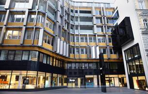 Gewerbe Büro/Praxis Hochwertige Gewerbeimmobilie im 1. Bezirk: Top-Lage trifft Parkkomfort 1010 Wien Gewerbe Büro/Praxis Hochwertige Gewerbeimmobilie im 1. Bezirk: Top-Lage trifft Parkkomfort 1010 Wien