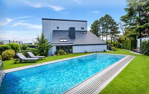 Wohnen Alles möglich! Vom exklusiven Wohntraum bis zum Highclass-Firmenstandort (oder beides in einem) | Designerhaus mit traumhaftem Garten | Edelstahlpool, Sauna, Weinkeller | Doppelgarage, zwei Eingänge 2700 Wiener Neustadt